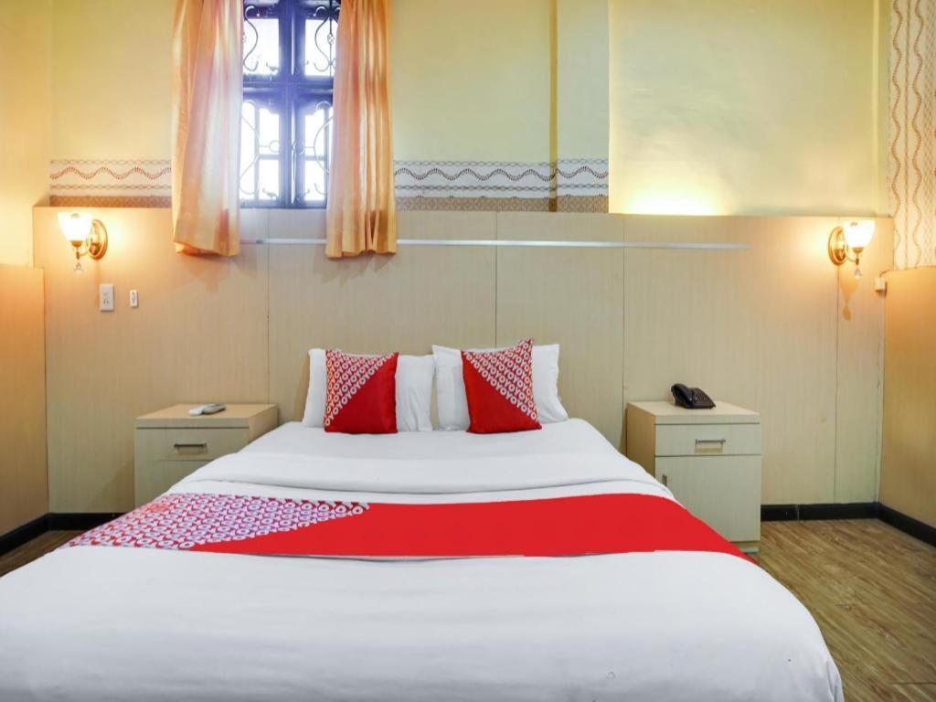 Oyo 1140 Hotel Tresya Tanjung Balai Tanjungbalai Экстерьер фото